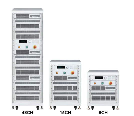 Serienabbildung, Systemübersicht: Batterietestsystem Chroma 17020 in drei beispielhaften Schrankkonfigurationen für Batteriepackprüfung, Lade- und Entladetests und Zyklentests.