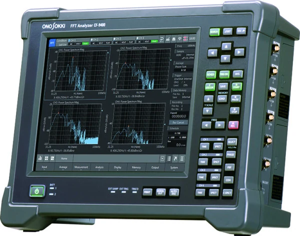 FFT-Analysator ONO SOKKI CF-9400 mit Display und seitlichen Messeingängen