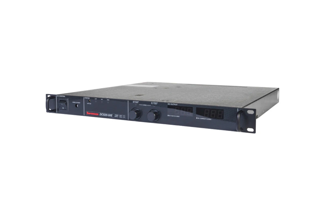 Programmierbares Sorensen (AMETEK) DCS DC-Netzgerät für Komponententests und Burn-in-Tests, in flacher Bauform mit Anzeigen und Drehreglern.