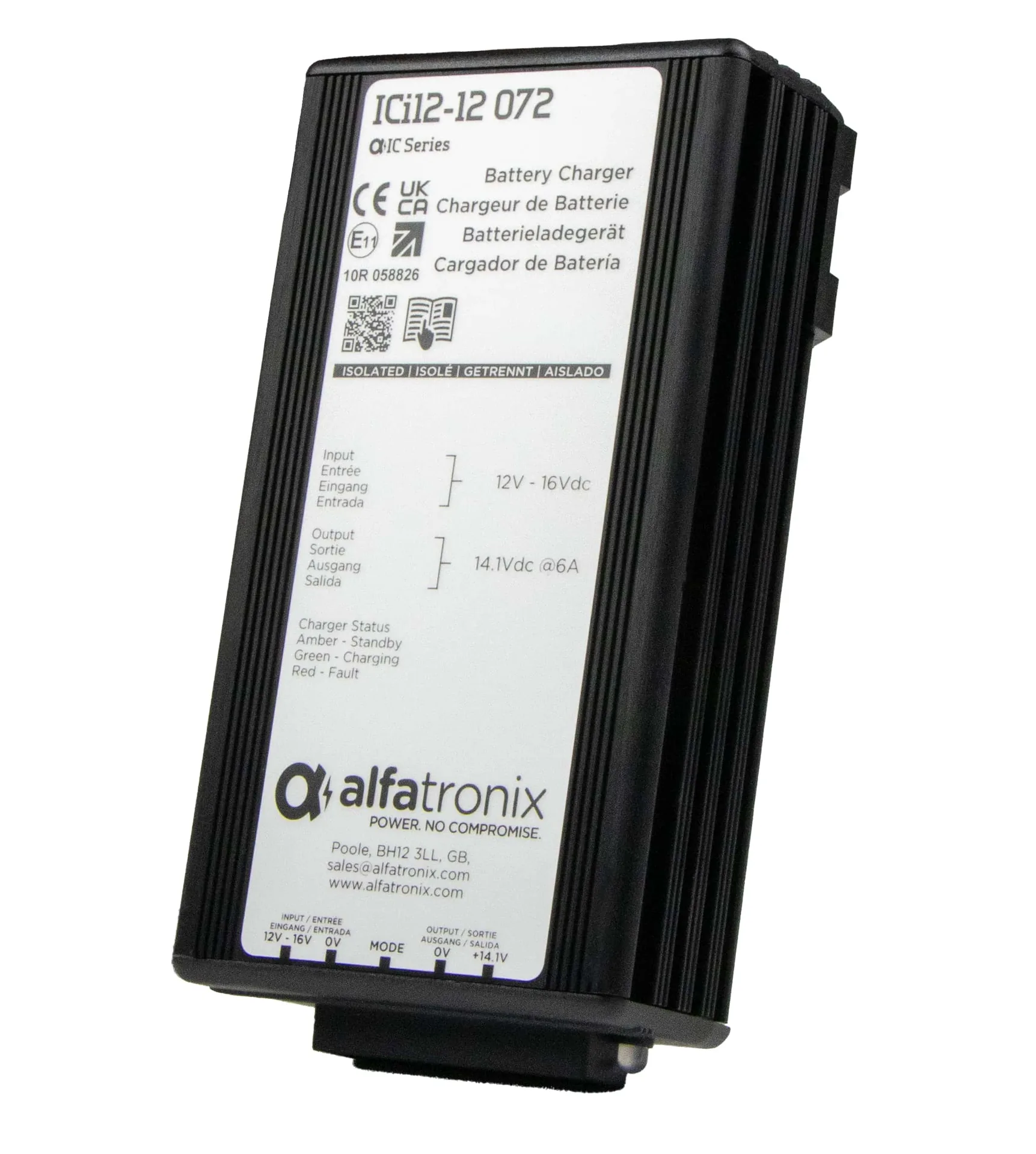 Serienabbildung der Alfatronix IC-Serie: intelligentes DC-DC-Batterieladegerät ICi12-12 072 mit Kühlrippengehäuse und Typenschild.