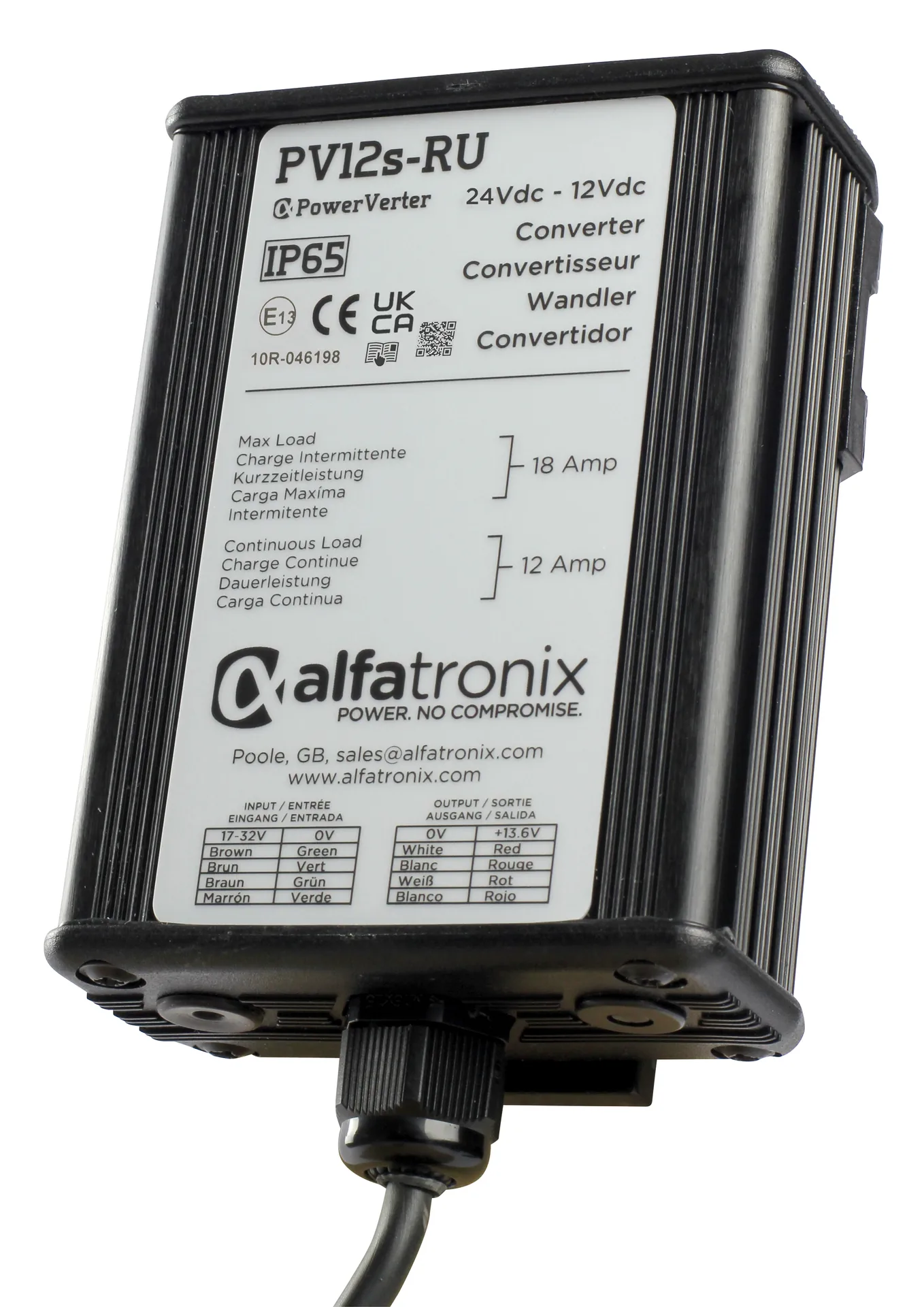 Alfatronix PV12s-RU DC-DC-Spannungswandler im IP65-Gehäuse mit Kabelanschluss und Typenschild.